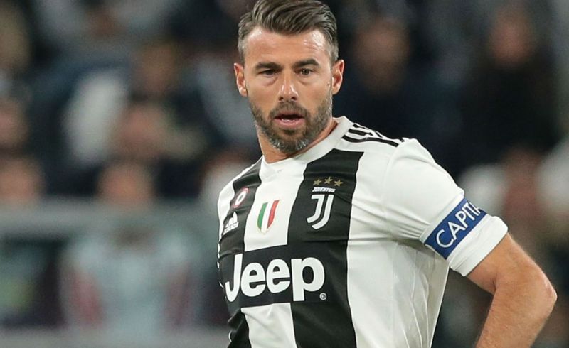 Andrea Barzagli là trung vệ người Ý nổi tiếng với phong cách phòng ngự chắc chắn và điềm tĩnh