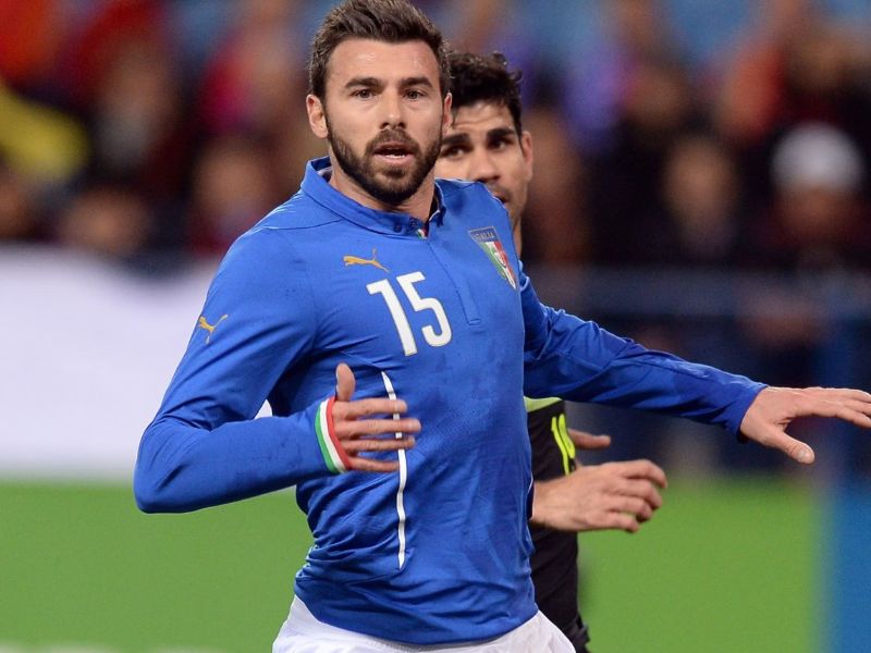 Trong màu áo Juventus và tuyển Ý, Andrea Barzagli luôn là bức tường thép thầm lặng nơi hàng thủ