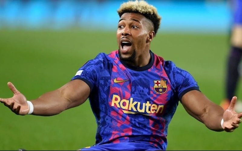 Chân sút không chỉ sở hữu tốc độ, còn sở hữu sức mạnh thể chất ấn tượng.