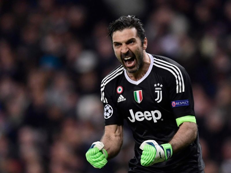 Gianluigi Buffon là thủ môn huyền thoại của bóng đá Italia 