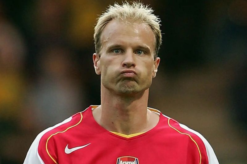 Ông nổi bật với khả năng xử lý bóng mềm mại và nhãn quan chiến thuật tinh tế trên sân