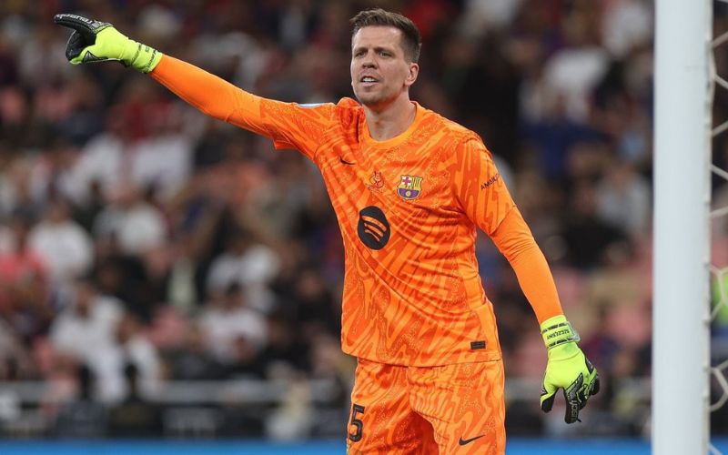 Szczesny sở hữu khả năng điều phối hàng phòng ngự một cách hiệu quả.